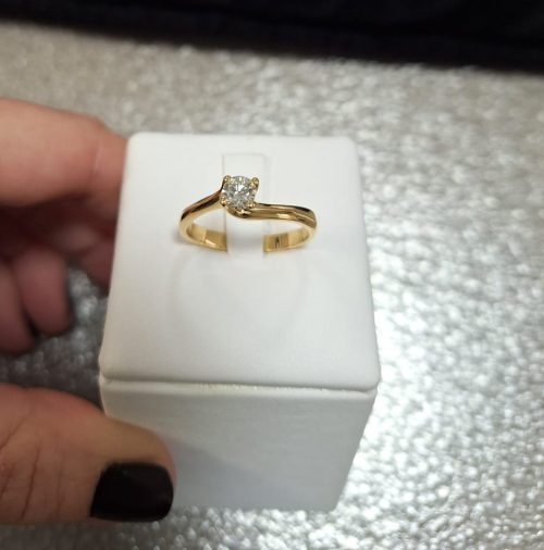 Solitario in Oro Giallo 18 Kt con Diamanti 0.30 Ct