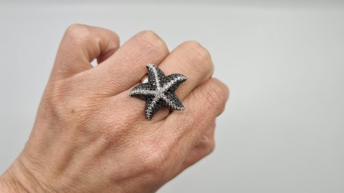 Anello firmato Crivelli a forma di Stella Marina Diamanti 1,70 Ct Totale in Oro 18 kt