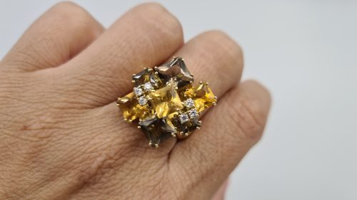 Anello Salvini in Oro 18 kt con Pavè Topazi 1 Ct e Diamanti 0,20 Ct