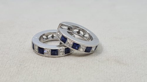 Orecchini in Oro 18 kt con Zaffiri 0,70 Ct e Diamanti 0,90 Ct