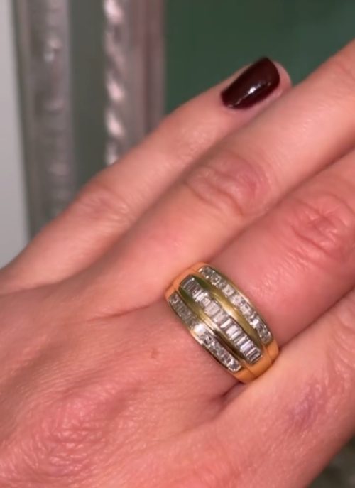 Anello in Oro Giallo 18 kt con Diamanti taglio a Baguette e Carrè complessivi 1,5 Ct