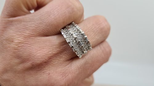 Anello a Fascia in Oro Bianco 14 kt e Diamanti 1,50 Ct