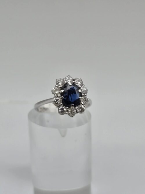 Anello Margherita con Zaffiro centrale 1.00 Ct e Diamanti Naturali 0.50 Ct G  VS