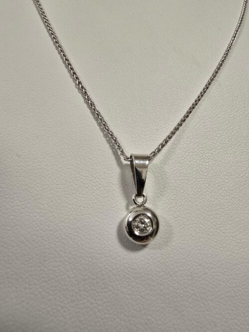 Punto Luce in Oro Bianco 18 Kt e Diamante Naturale 0.10 Ct H SI