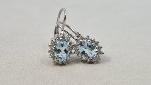 Orecchini a monachella in Oro 18 kt con Acquamarina 1,80 Ct e Diamanti 0,50 Ct