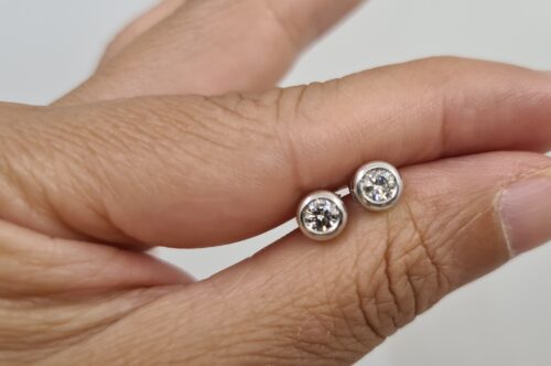 Orecchini Punto Luce Diamanti  0,45 Ct in Oro Bianco 18 kt