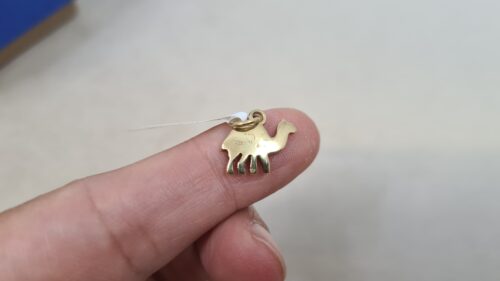Ciondolo Charm DoDo a forma di Cammello "Vero amico" in 18 KT 2 gr circa
