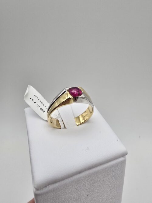 Anello Oro Giallo e Bianco con Rubino Cabochon
