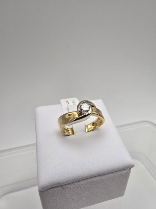 Solitario Oro Giallo 18 Kt con dettaglio Oro Bianco e Diamante Naturale 0.25 Ct G VS1