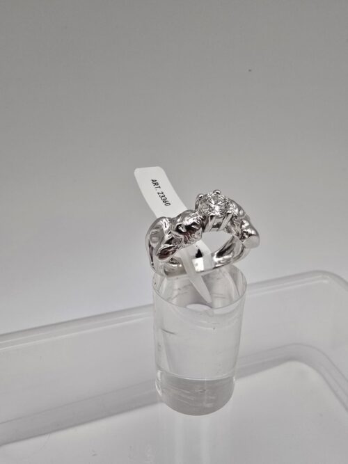 Solitario in Oro Bianco 18 Kt lavorato a mano con Diamante 0.50 Ct H VVS2